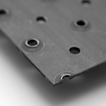 Tôle/feuillard perforée laminée à chaud S235JR antidérapant